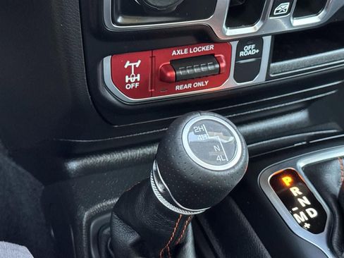 Used 2023 Jeep Gladiator Mojave w/ Cold Weather Group image 18