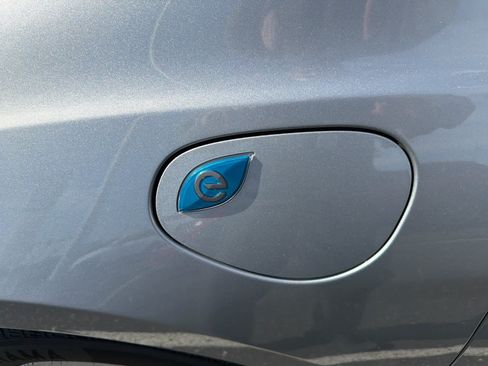 Used 2018 Chrysler Pacifica Touring Plus FWD image 26