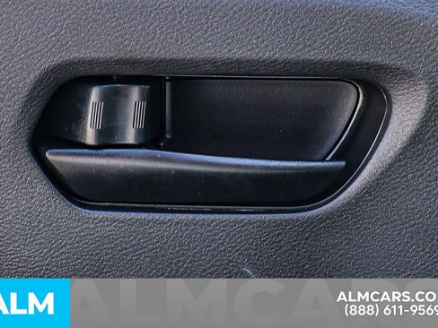 Used 2025 Nissan Versa S w/ Trunk Package image 39