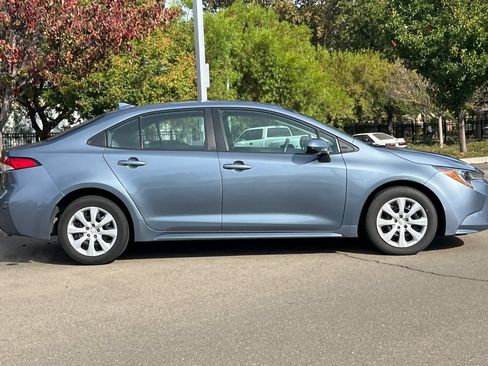 Used 2023 Toyota Corolla LE FWD image 3