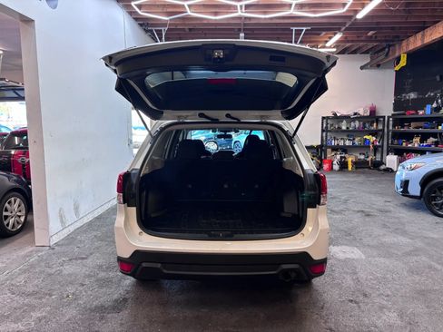 Used 2019 Subaru Forester Premium AWD/4WD image 22