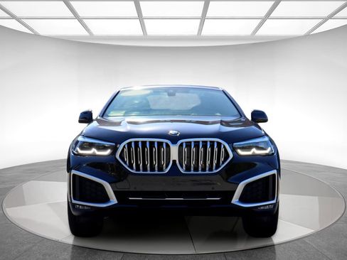 Used 2021 BMW X6 xDrive40i w/ Premium Package image 2