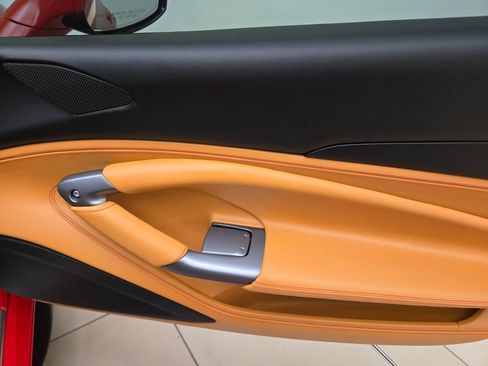 Used 2022 Ferrari F8 Tributo RWD image 25
