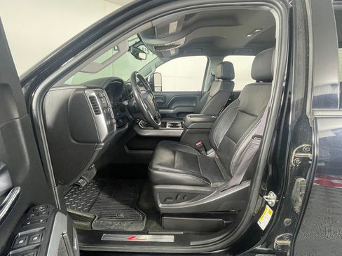 Used 2015 Chevrolet Silverado 2500 LTZ w/ LTZ Plus Package image 11