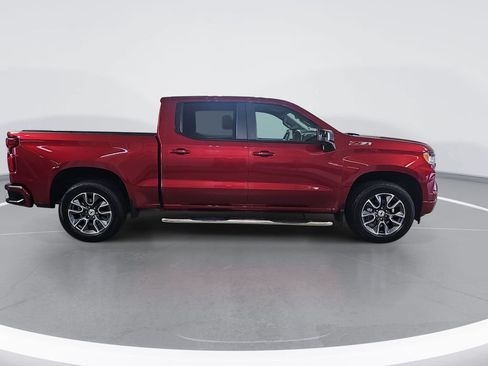 Used 2022 Chevrolet Silverado 1500 RST AWD/4WD image 2