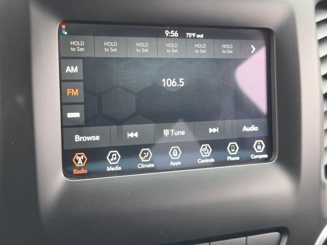 Used 2021 Jeep Cherokee Latitude Plus FWD image 14