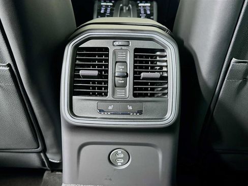 New 2026 Porsche Macan image 26