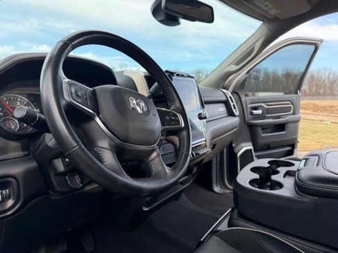 Used 2024 RAM 2500 Laramie AWD/4WD image 2