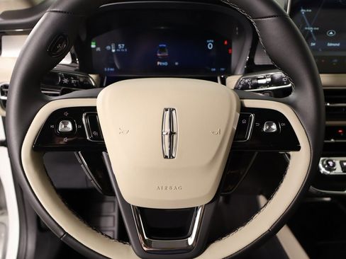 New 2026 Lincoln Corsair Premiere image 3