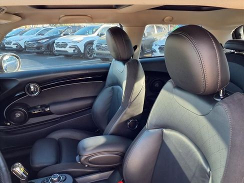 Used 2022 MINI Cooper SE image 23