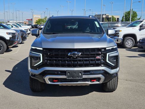 Used 2025 Chevrolet Suburban Z71 AWD/4WD image 9