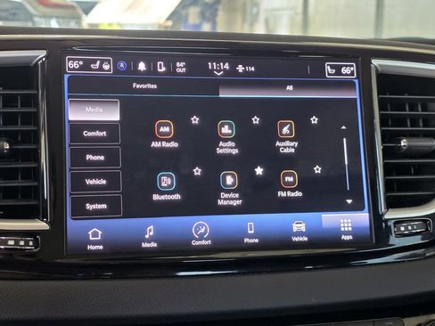Used 2023 Chrysler Pacifica Touring-L FWD image 18