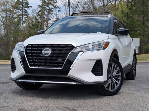 Used 2023 Nissan Kicks SV w/ Interior Electronics Package image 4