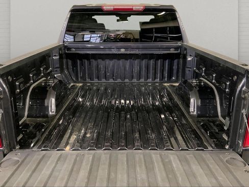 Used 2023 Chevrolet Silverado 1500 LT AWD/4WD image 4