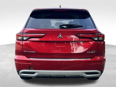 Used 2023 Mitsubishi Outlander 4WD Plug-In Hybrid image 4