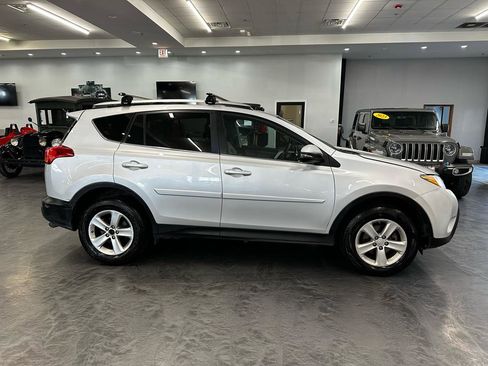 Used 2014 Toyota RAV4 XLE AWD/4WD image 4