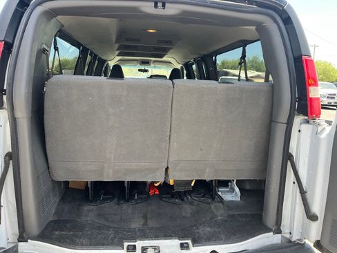 Used 2017 Chevrolet Express 3500 LT w/ LT Preferred Equipment Group RWD image 26