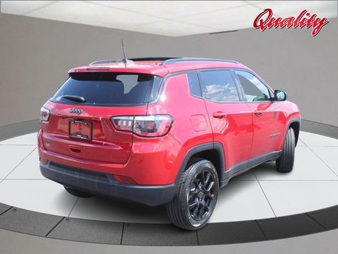 New 2025 Jeep Compass Latitude w/ Sun & Sound Group AWD/4WD image 3