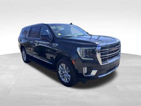 Used 2021 GMC Yukon XL SLT w/ SLT Premium Package AWD/4WD image 3
