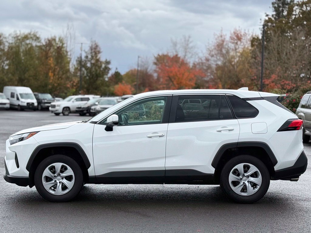 Used 2024 Toyota RAV4 LE AWD/4WD image 2
