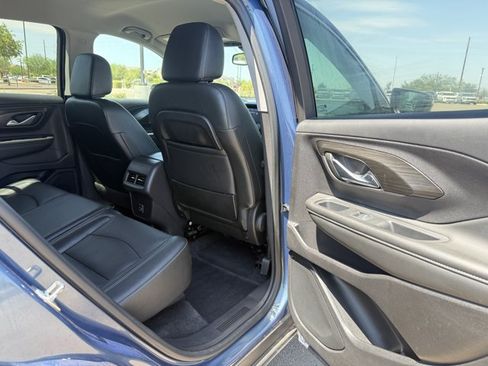 Used 2024 GMC Terrain SLT AWD/4WD image 23