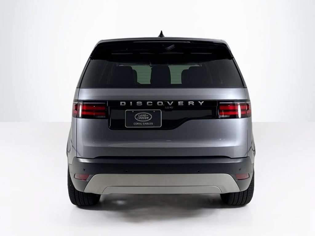 Used 2024 Land Rover Discovery S AWD/4WD image 4