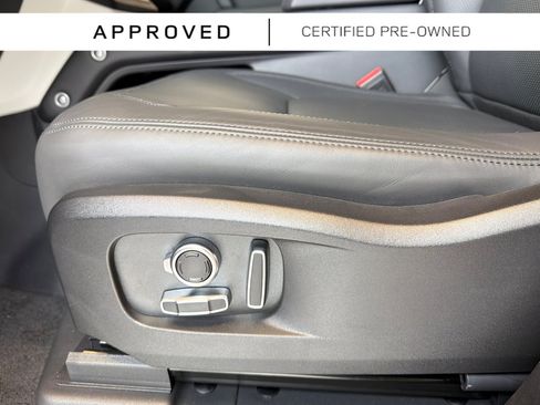 Used 2025 Land Rover Defender 130 X-Dynamic SE AWD/4WD image 14