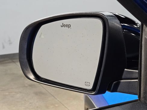 Used 2025 Jeep Compass Sport AWD/4WD image 22