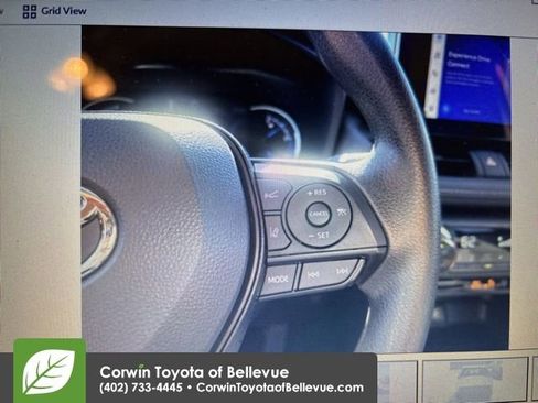 Used 2025 Toyota RAV4 XLE image 3