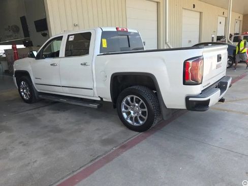 Used 2017 GMC Sierra 1500 Denali AWD/4WD image 3