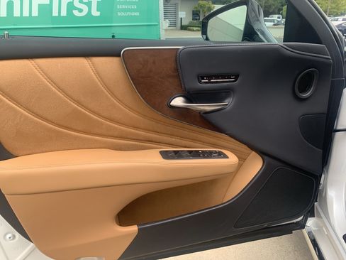 Used 2024 Lexus LS 500 RWD image 14