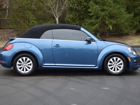 Used 2019 Volkswagen Beetle 2.0T S image 34