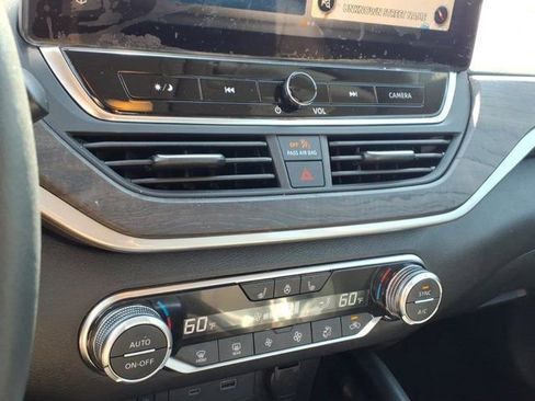 Used 2025 Nissan Altima 2.5 SL AWD/4WD image 14