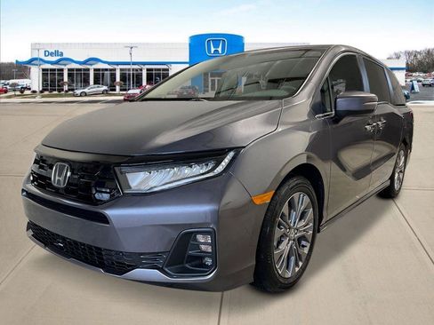 New 2026 Honda Odyssey Touring image 7