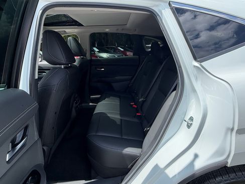 Certified 2025 Nissan Murano SL w/ Cargo Package AWD/4WD image 11