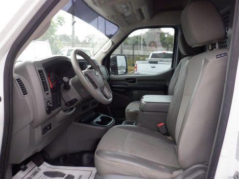 Used 2021 Nissan NV 3500 SV RWD image 12