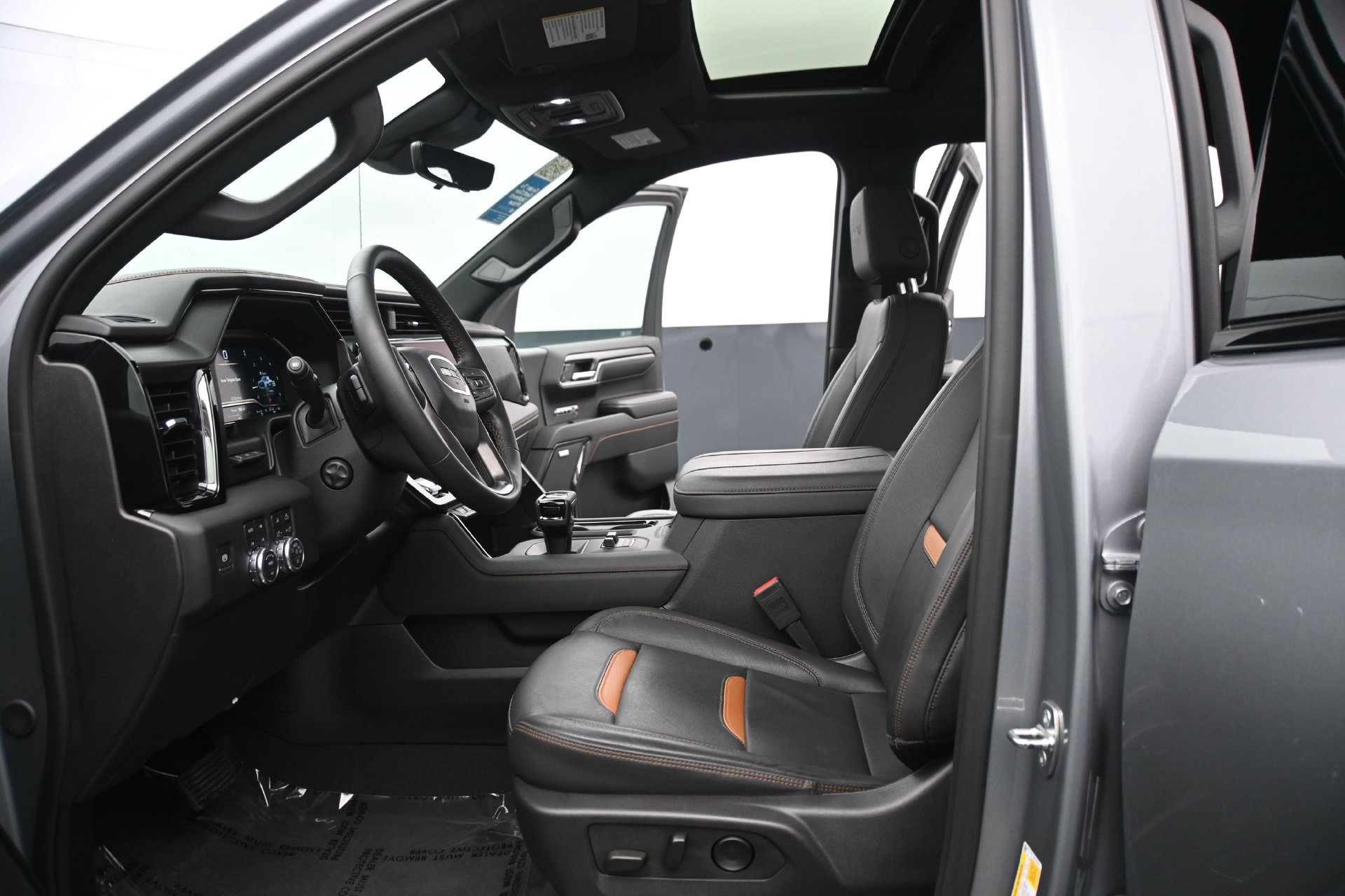 Used 2024 GMC Sierra 1500 AT4 w/ Technology Package AWD/4WD image 19