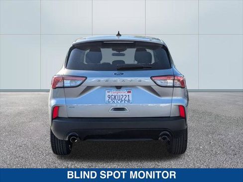 Used 2022 Ford Escape SE w/ SE Sport Appearance Package image 4