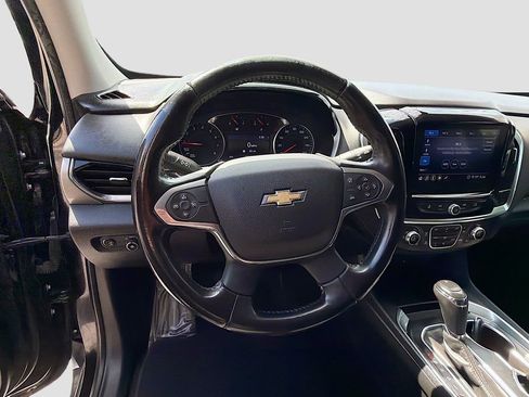 Used 2020 Chevrolet Traverse LT image 11
