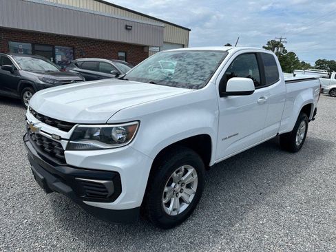 Used 2022 Chevrolet Colorado LT w/ Fleet Safety Package RWD image 2