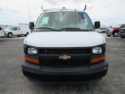 Used 2017 Chevrolet Express 2500 RWD image 8