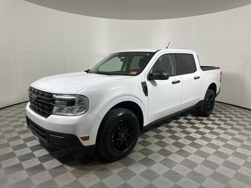 Certified 2024 Ford Maverick XL image 3