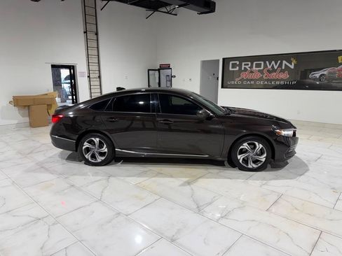 Used 2018 Honda Accord EX image 6
