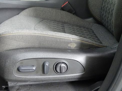 Used 2022 Chevrolet Equinox LT image 18