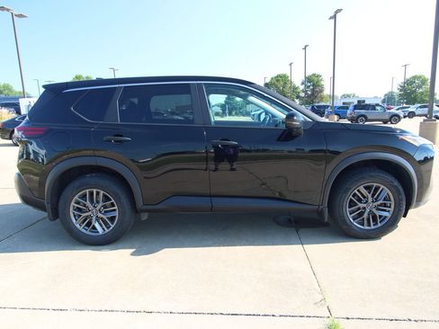 Used 2023 Nissan Rogue S AWD/4WD image 4
