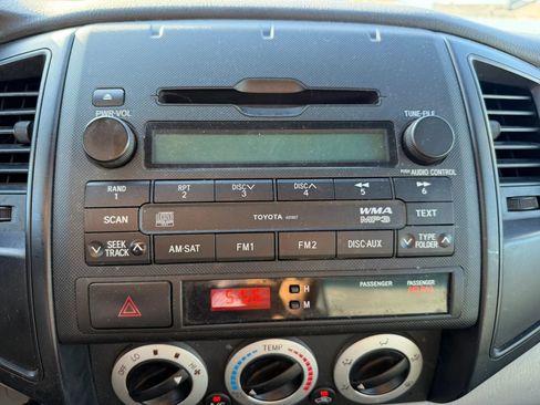 Used 2011 Toyota Tacoma 2WD Regular Cab image 17