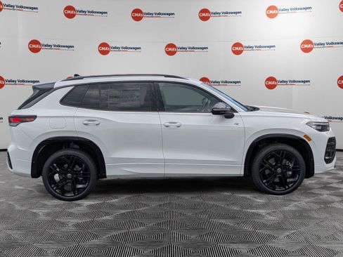 New 2026 Volkswagen Tiguan SE R-Line AWD/4WD image 4