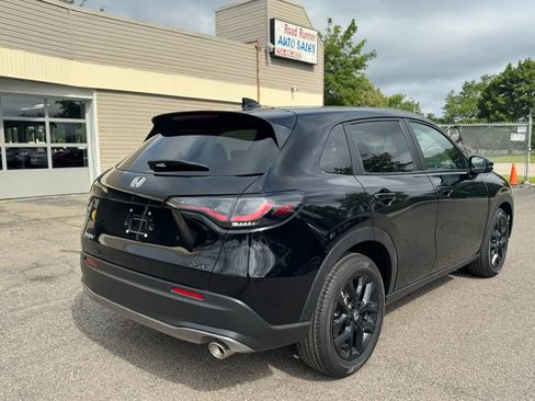 Used 2025 Honda HR-V Sport image 5