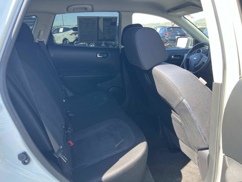 Used 2015 Nissan Rogue S FWD image 25