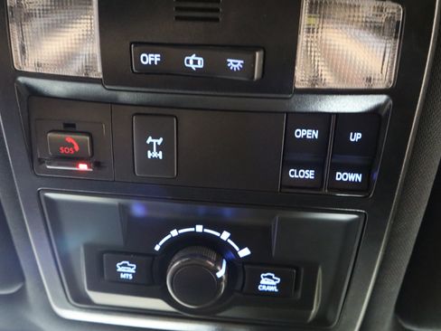 Used 2021 Toyota Tacoma TRD Off-Road w/ TRD Premium Off Road Package AWD/4WD image 27